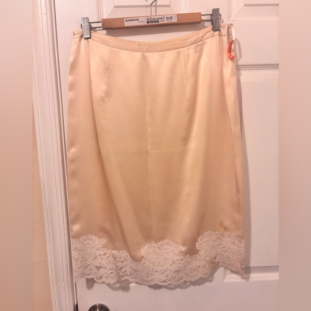 ‘00s Banana Republic Cream Silk Skirt